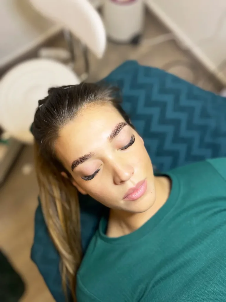 szemöldök laminálás